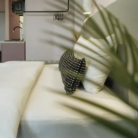 Cloud 8 - 180 View Apartment