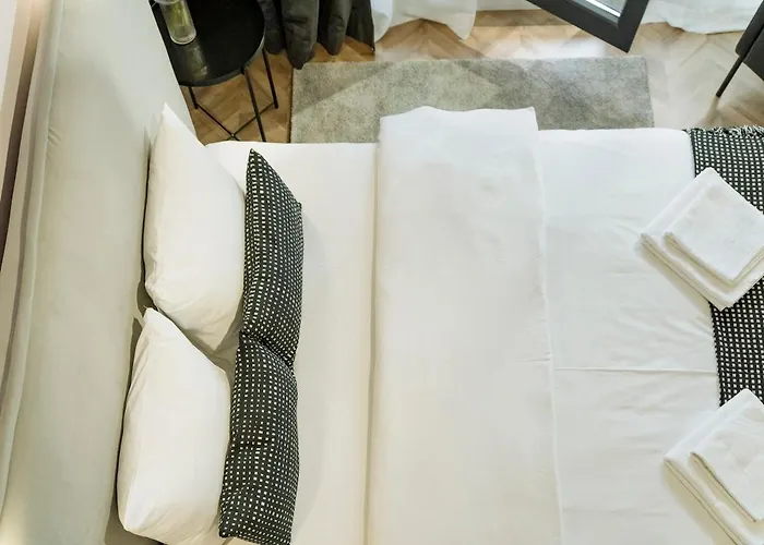 Cloud 8 - 180 View *