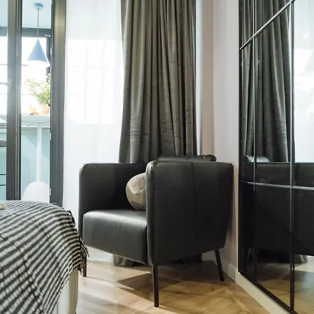 Apartamento Cloud 8 - 180 View Bucarest